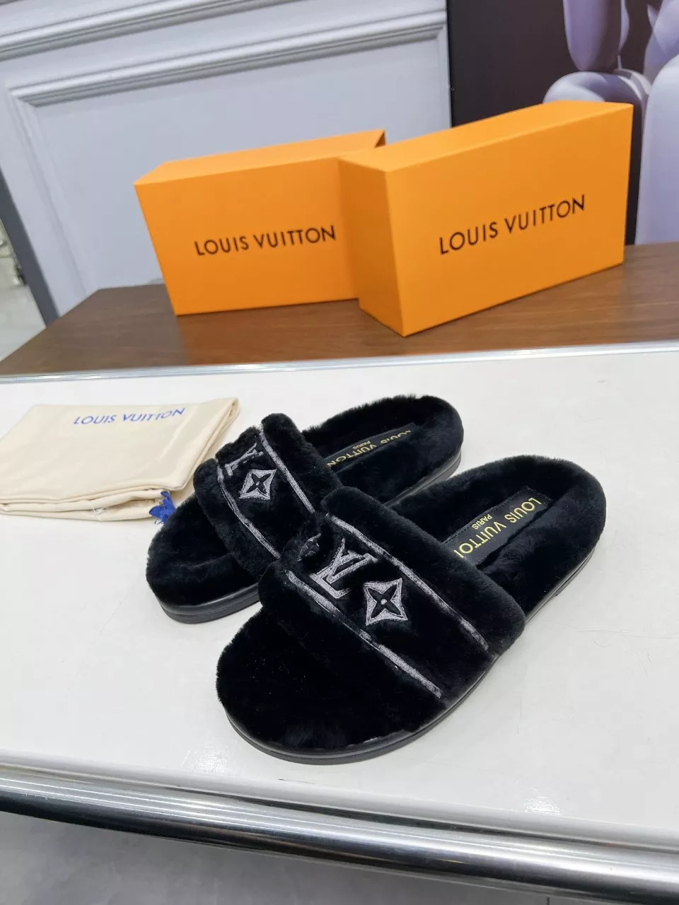 louis vuitton chaussons pour femme s_12ba46b3